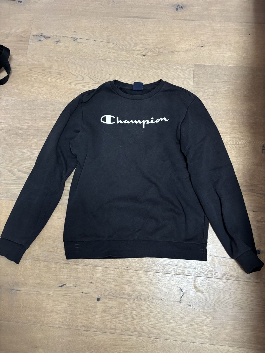 Champion Pullover & Sweatshirts: schwarzer originaler Champion Pullover – Neu (gemäss Beschreibung) aus Chur von gio_6rlp