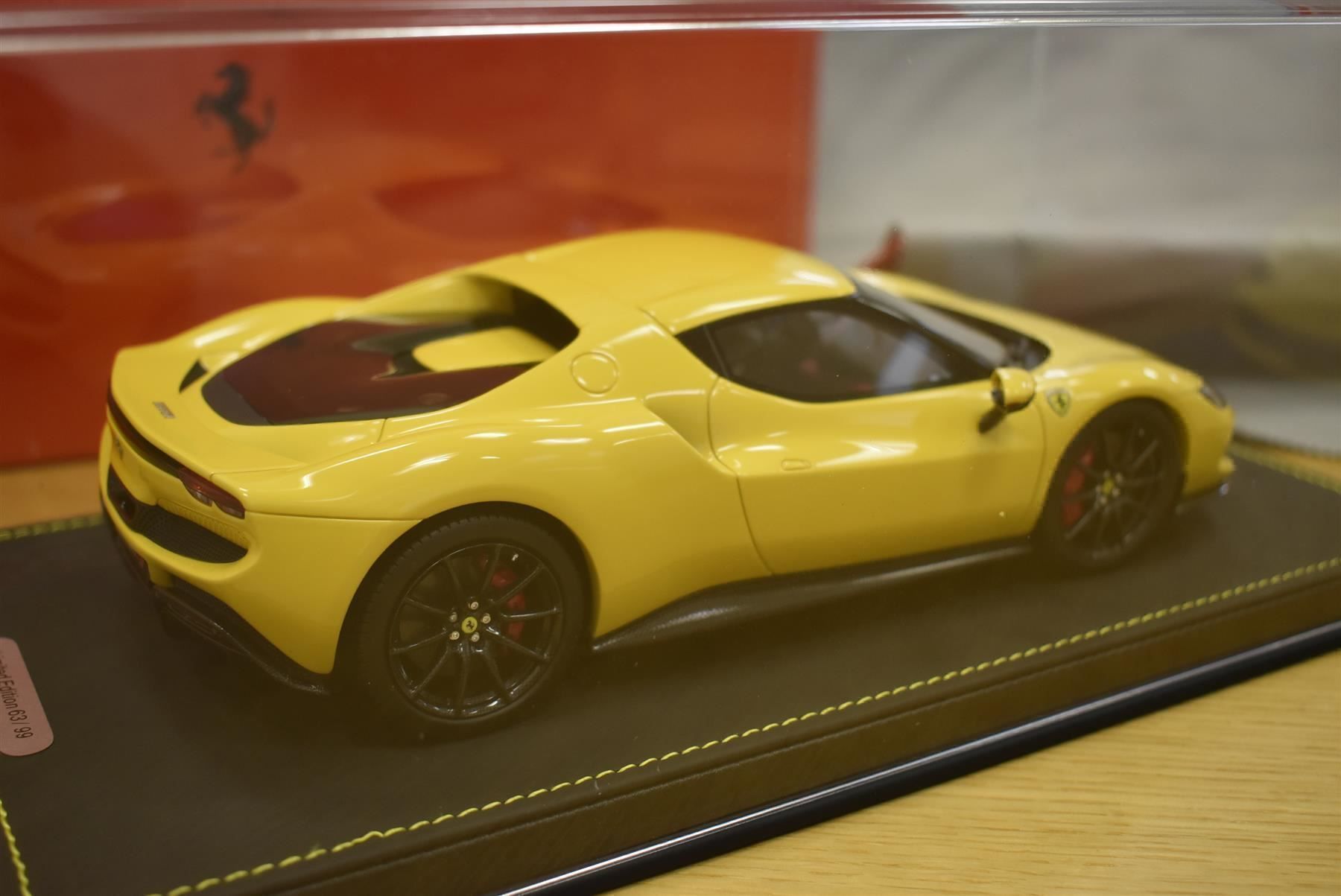 Modellini d'auto: Ferrari 296 GTB gelb 1/18  BBR – Nuovo e nell'imballaggio originale da Stein AR venduto da Krabbe2 3