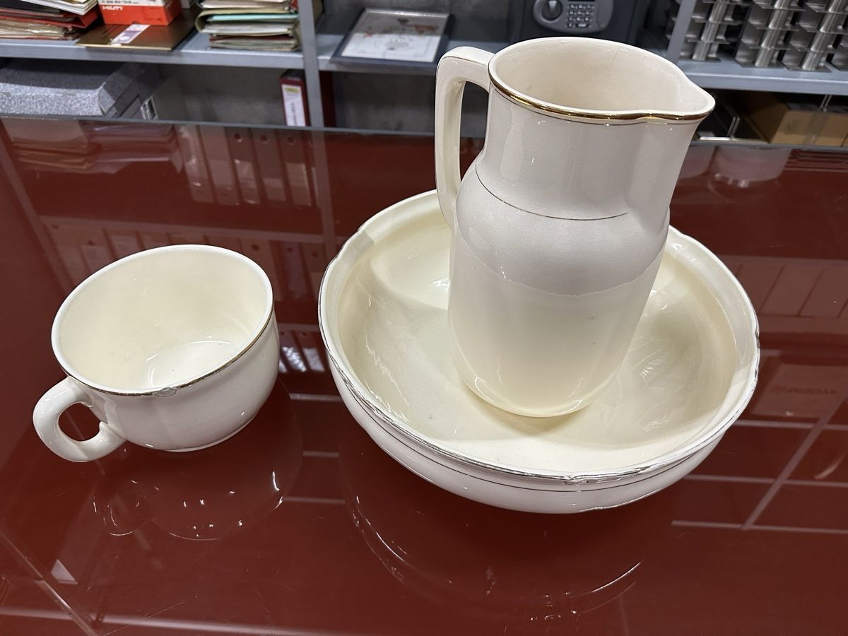 Villeroy & Boch Set di piatti: Waschset mit Kanne Villeroy&Poch – Usato da Chur venduto da Sim7000