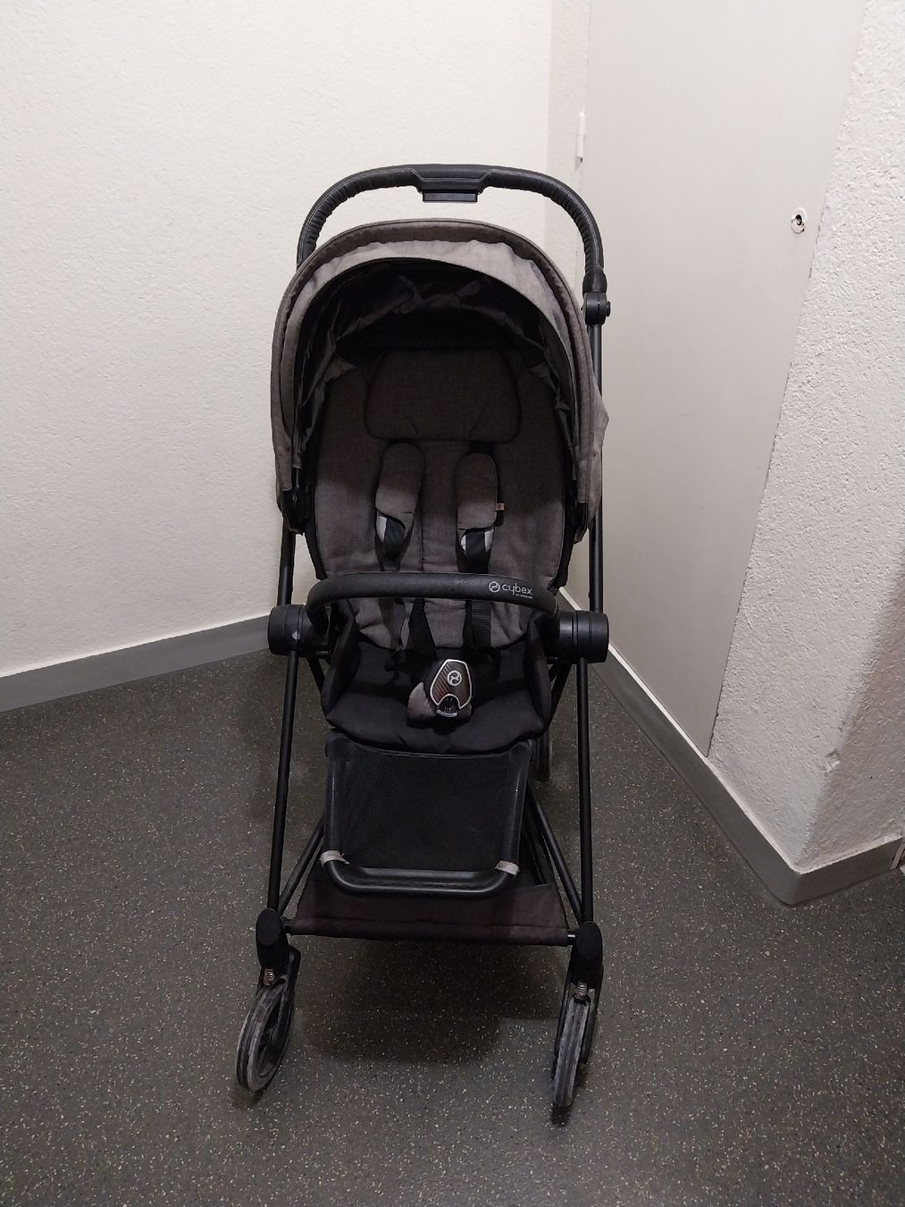 Cybex Carrozzine: Kinderwagen Cybex Kombi-Set 3 in 1 – Usato da Adliswil venduto da deb_9s5z