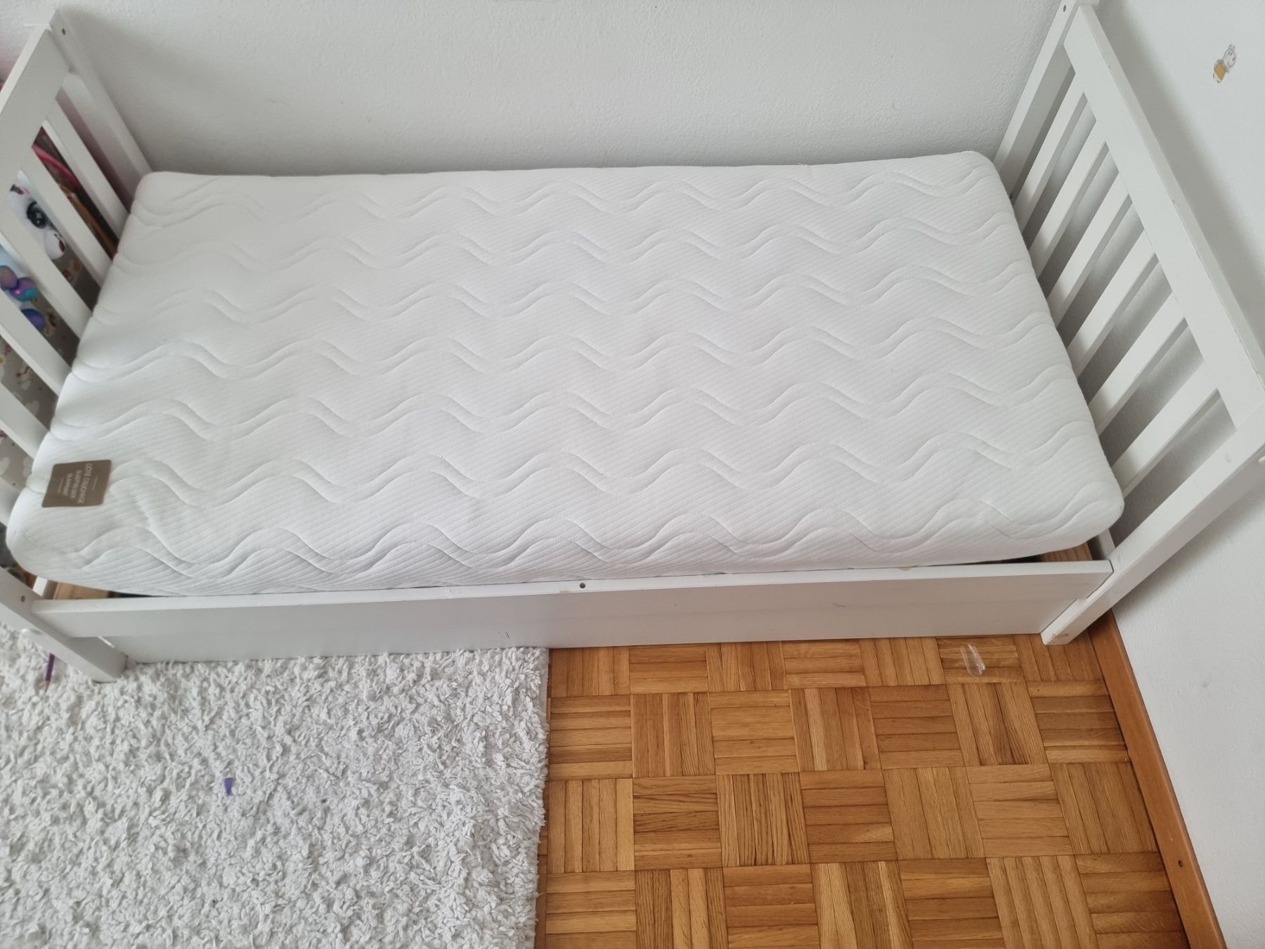Letti: Lit commode de bébé blanc avec matelas - état impeccable 👍 – Usato da Genève venduto da selmouta