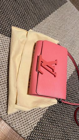 Louis Vuitton epi coral 