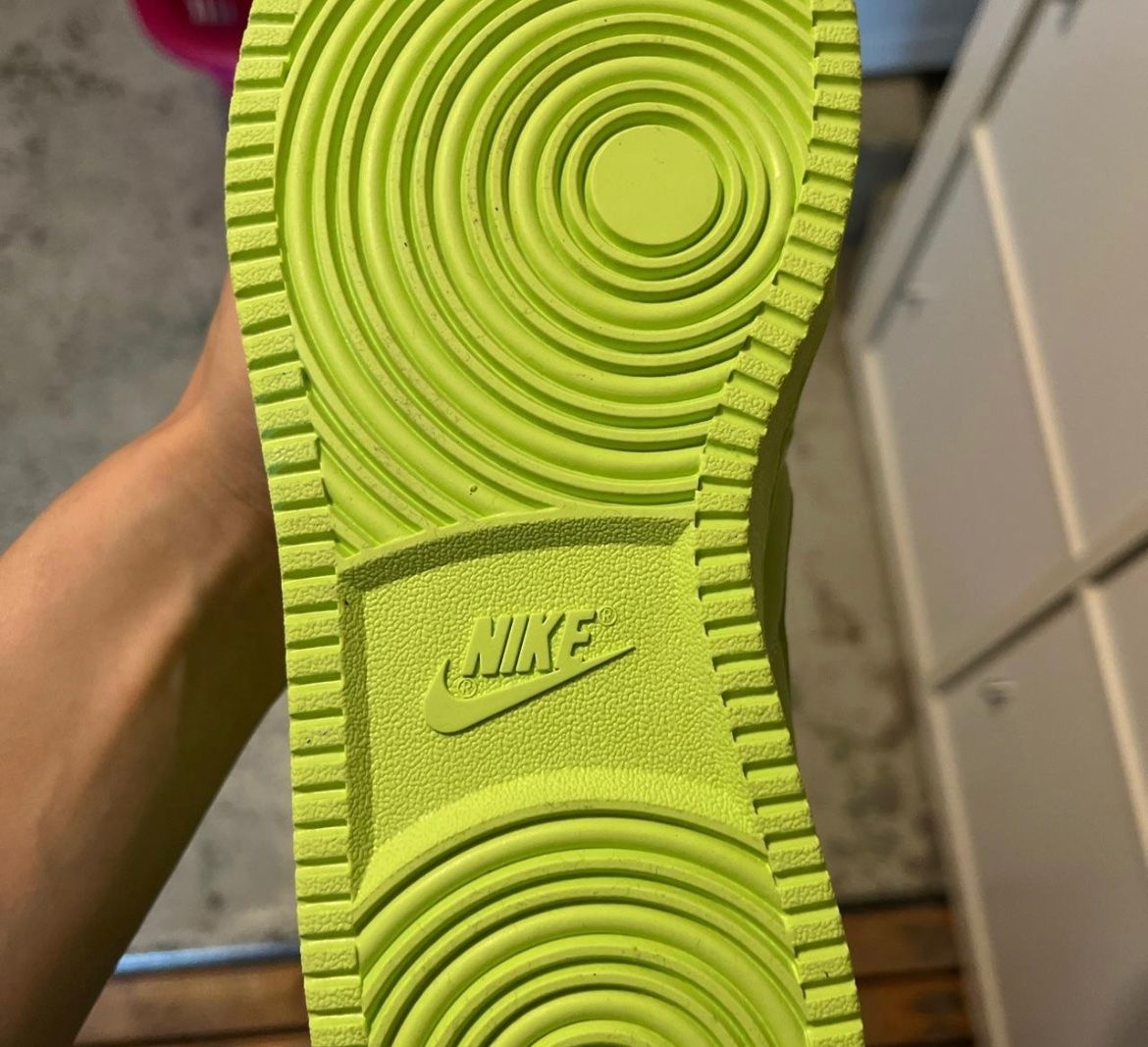 Nike Scarpe da uomo: Billie Eilish X Nike Jordans – Usato da Freienstein venduto da moloxy 2