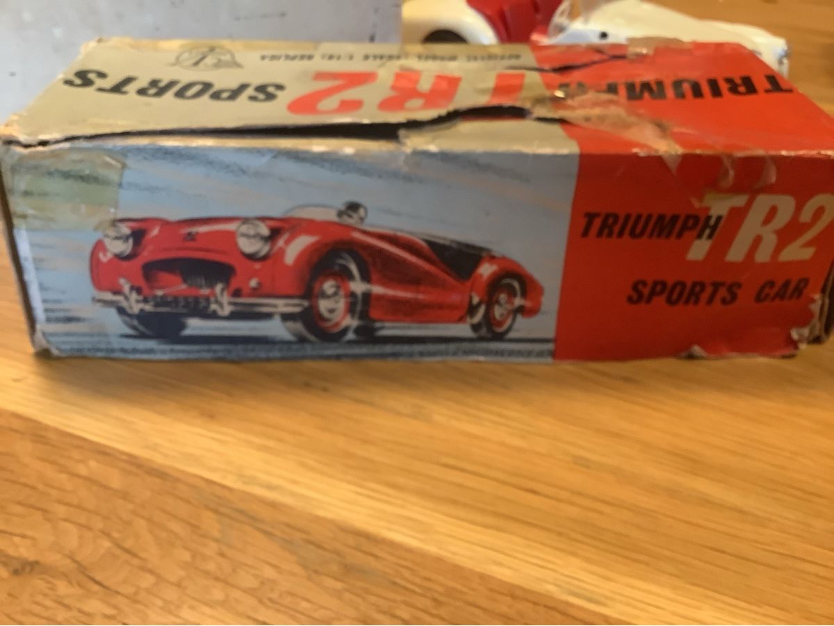 Triumph Modellini d'auto: Triumph TR2 Sports - Maßstab 1/18 – Usato da Theilingen venduto da TinaKr. 8