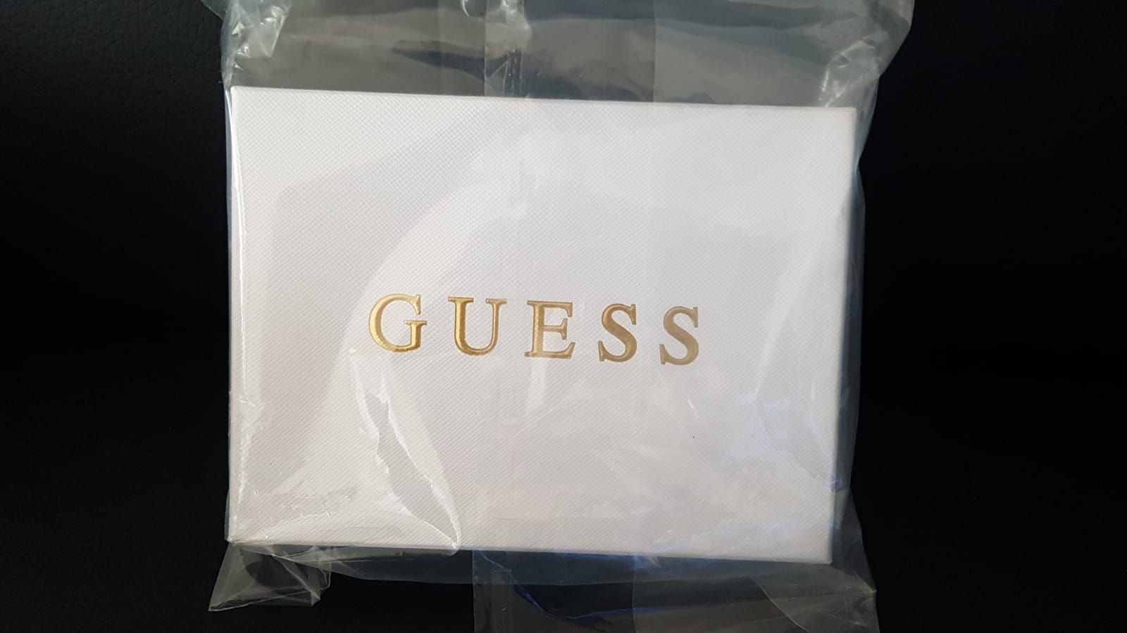 Guess Portamonete: Geldbörse Guess. – Nuovo e nell'imballaggio originale da Zürich venduto da ata_c8nh 8