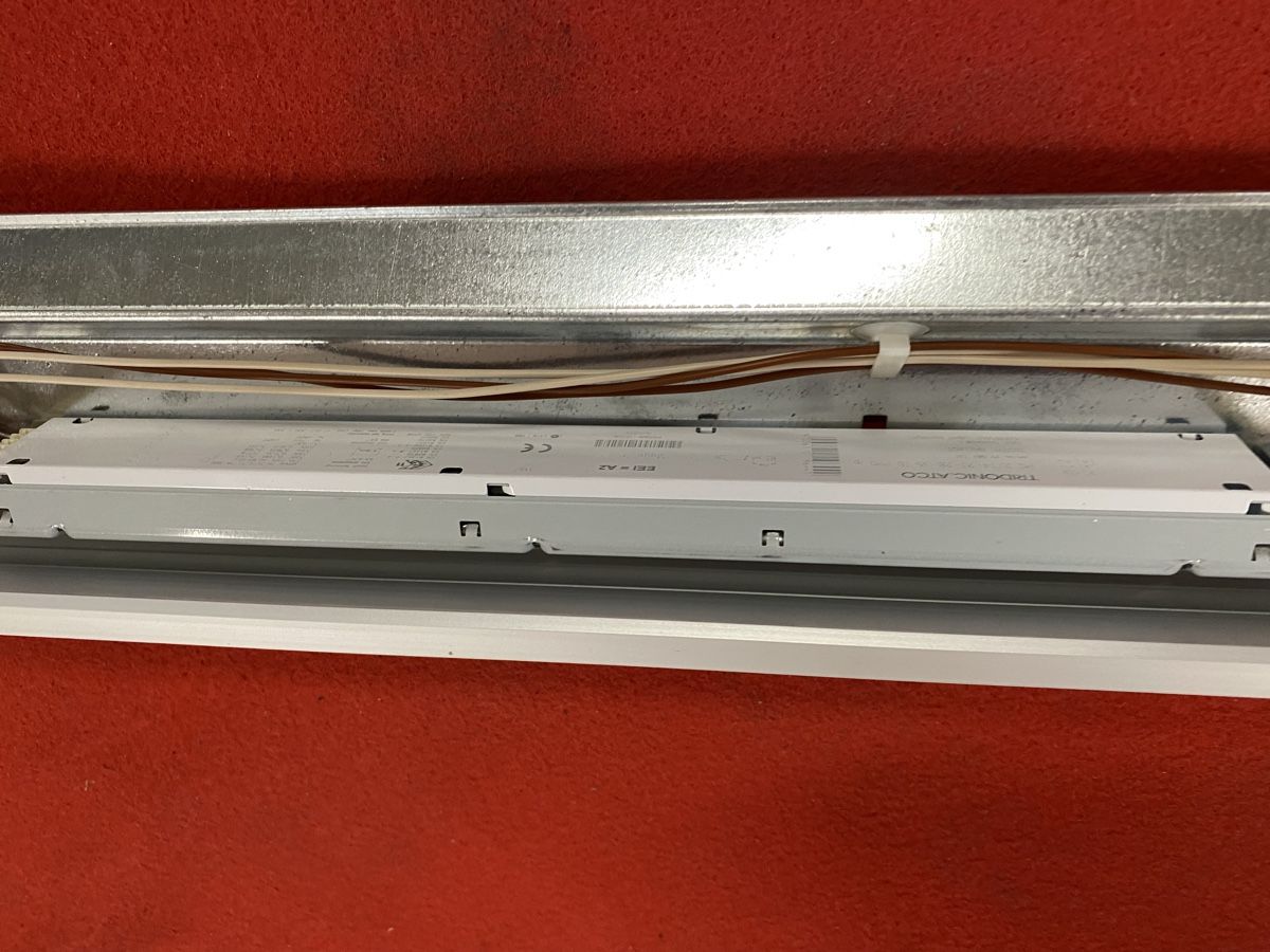 Zumtobel Lampadari & plafoniere: Beleuchtung von Zumtobel Staffe – Usato da Hägglingen venduto da Karin0802 4