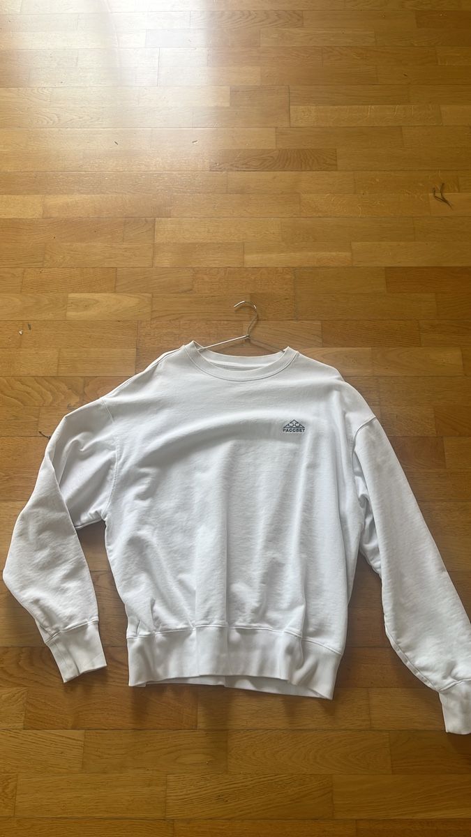 Pullover & Sweatshirts: Paccbet Carharrt Pullover Weiss Grösse M – Gebraucht aus Zürich von Lucca20