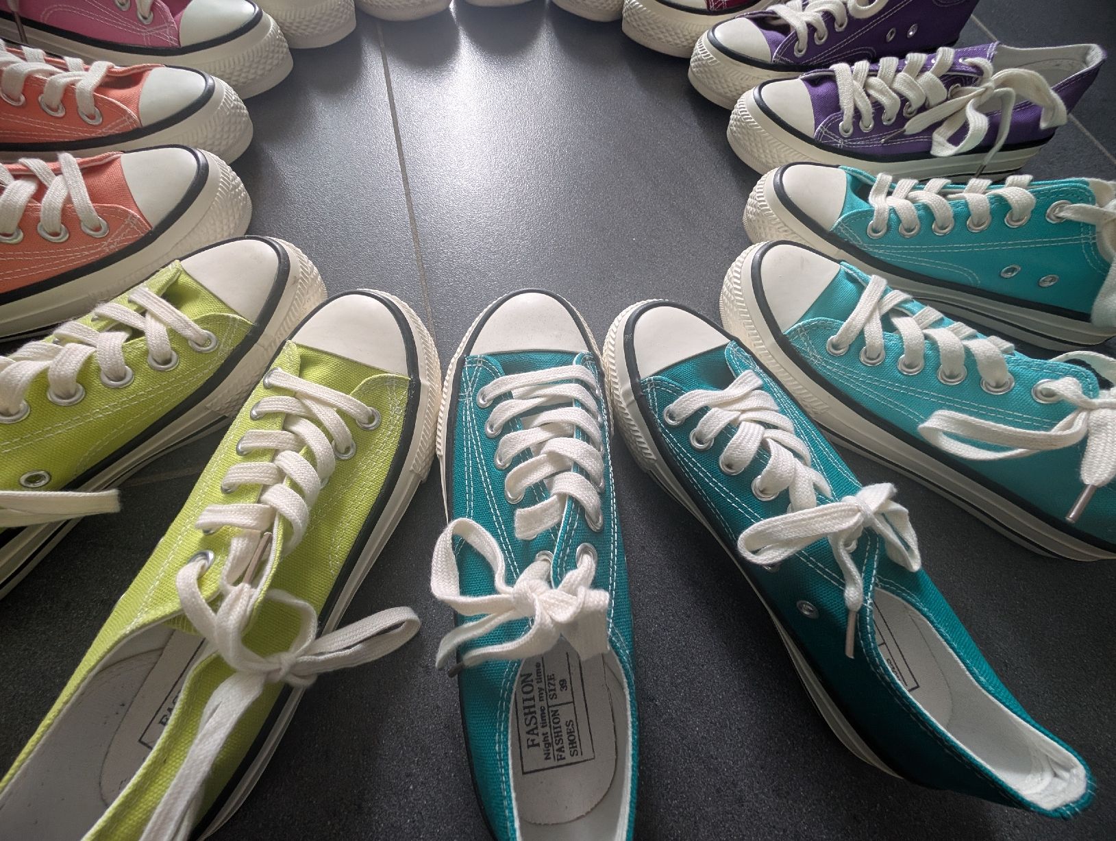 Converse Scarpe da donna: 8x Schuhe - Set Gr.39, wie Converse – Nuovo (secondo la descrizione) da Beinwil/Freiamt venduto da 1Lar1 3
