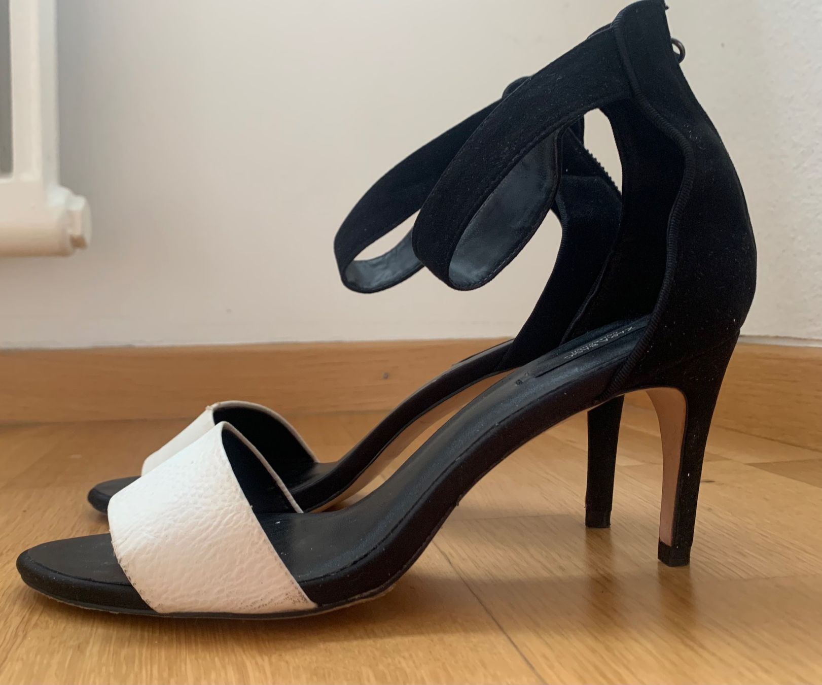 Zara Scarpe da donna: wunderschöne Sandaletten mit Absatz – Usato da Adliswil venduto da gai_yc9f 1