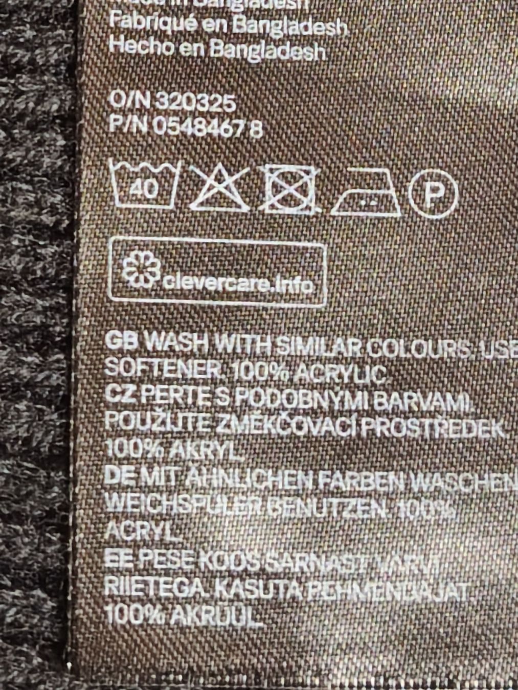 H&M Maglioni & Felpe: H&M Pullover schwarz mit Schulterausschnitt Grösse S – Nuovo (secondo la descrizione) da Emmetten venduto da SecondhandSiska 4