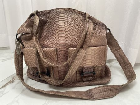 Schöne Ledertasche von XCreation Paris