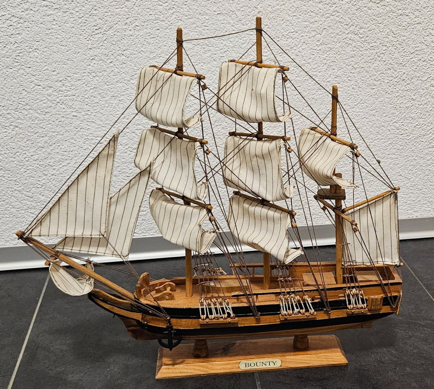 Kit di modellismo & Modellini statici: Bounty bateau  bois occasion – Usato da Erlach venduto da roberto910