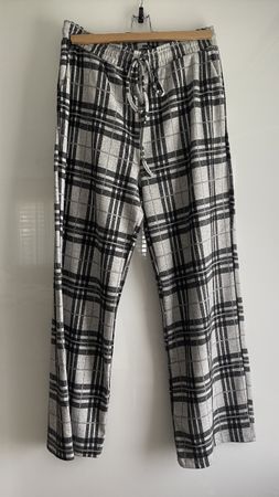 Pyjamahosen kariert Grau Schwarz von NLY Trend