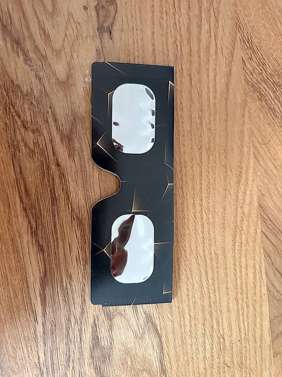 Brillen & Gläser: Lunette éclipse solaire – Gebraucht aus Lausanne von syl_jlr2