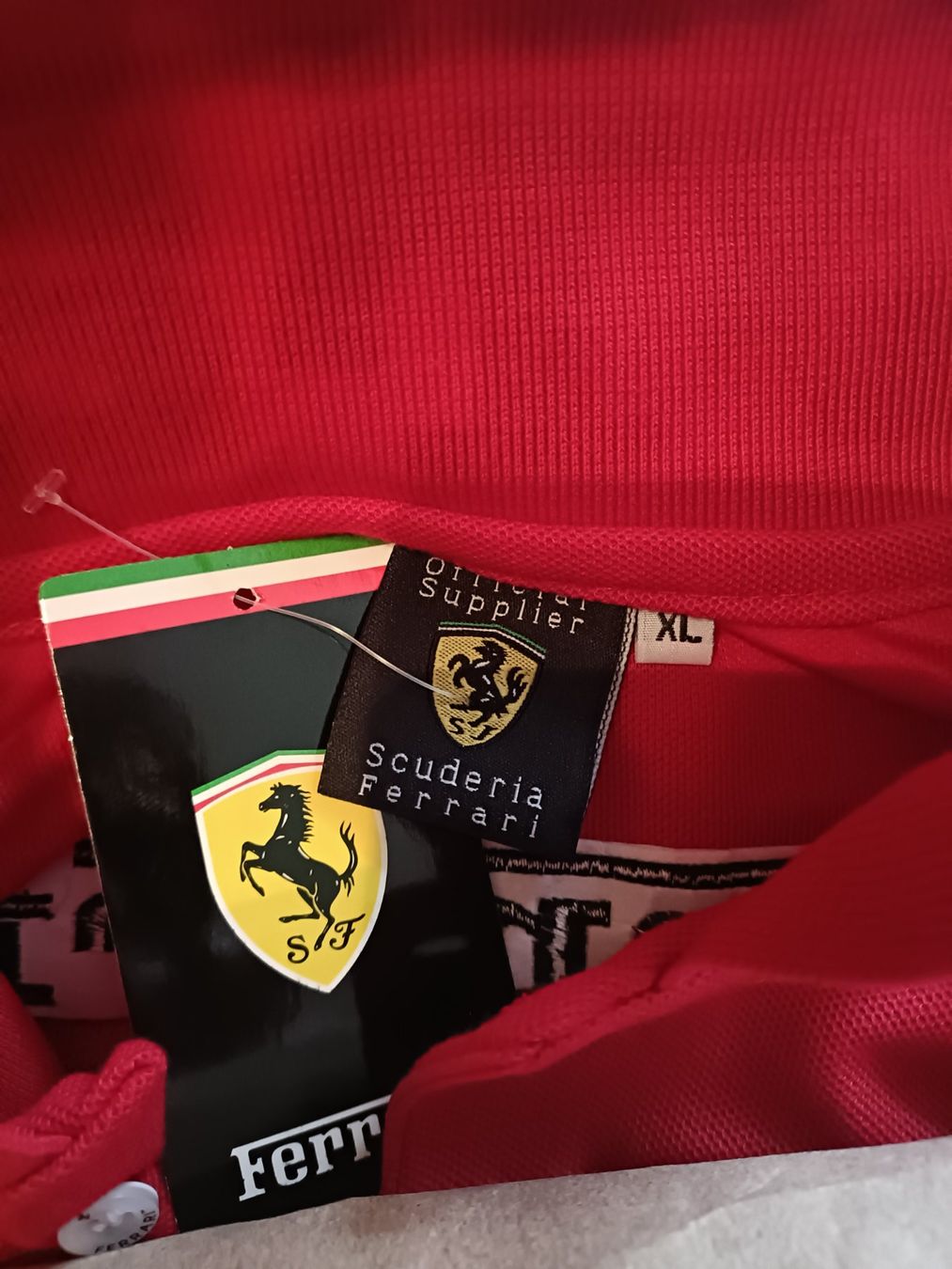 Magliette Polo: Ferrari Poloshirt XL – Nuovo e nell'imballaggio originale da Escholzmatt venduto da Lagano 5