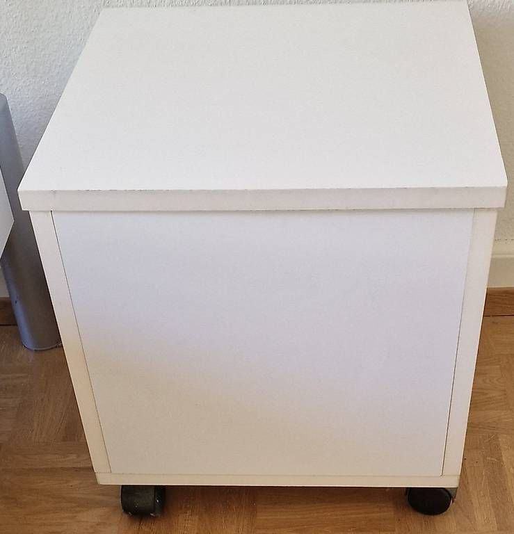 Nachttische: 2 Nachttischmöbel – Gebraucht aus Basel von foo_yrj6 1