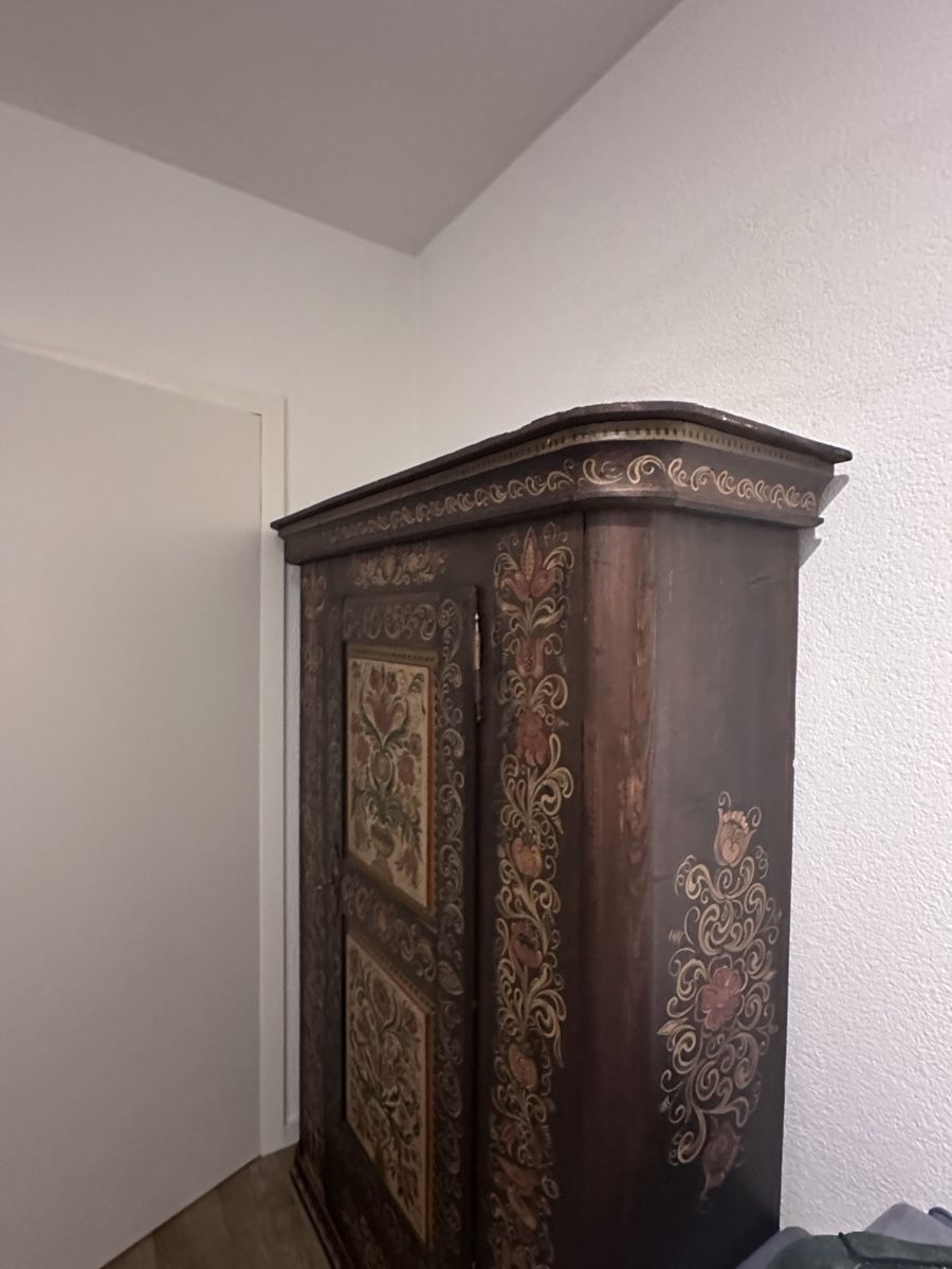 Armoires: Bauernschrank  – D'occasion à Zürich par nad_k7y6 1