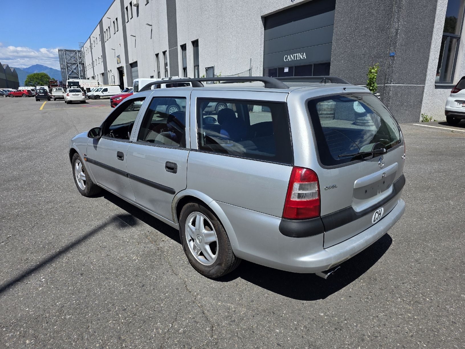 Opel Autos: Opel Vectra 2.5 V6 – Gebraucht aus Cadenazzo von LuismacchineSagl 3