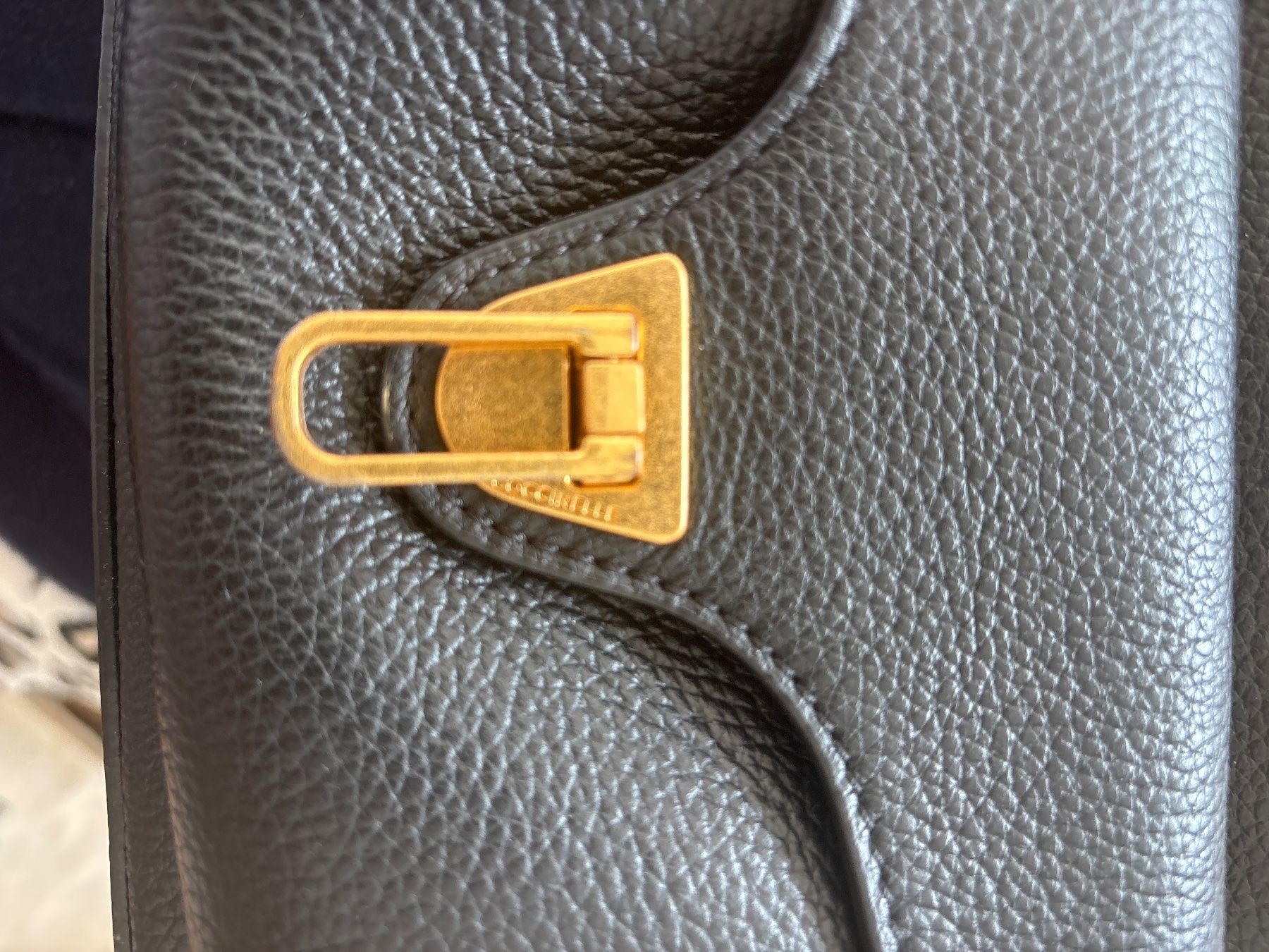 Coccinelle Sacs femmes: Coccinelle Handtasche, schwarz – D'occasion à Schönenberg ZH par CorsoBaccarini 6