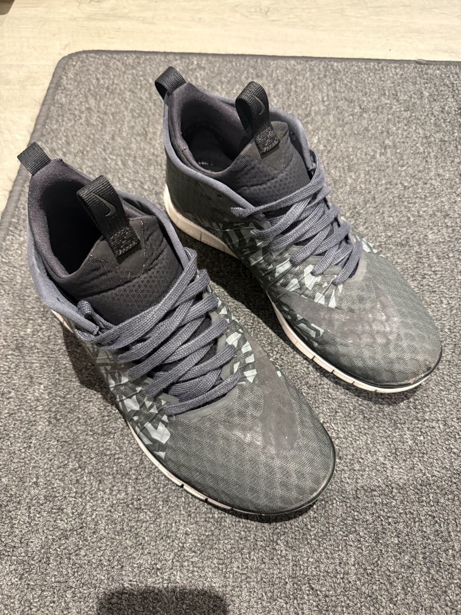 Nike Scarpe da uomo: Nike Schuhe 42.5 – Usato da Herisau venduto da Antonys