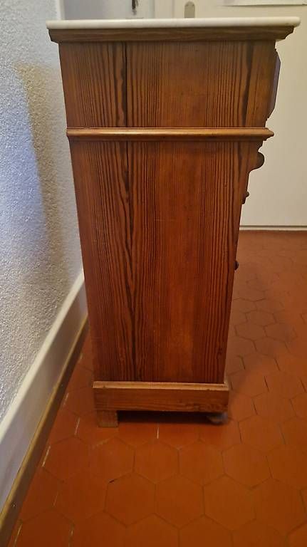 Comodini: Nachttisch Kommode mit Marmorplatte – Usato da Bern venduto da Sabine032 2