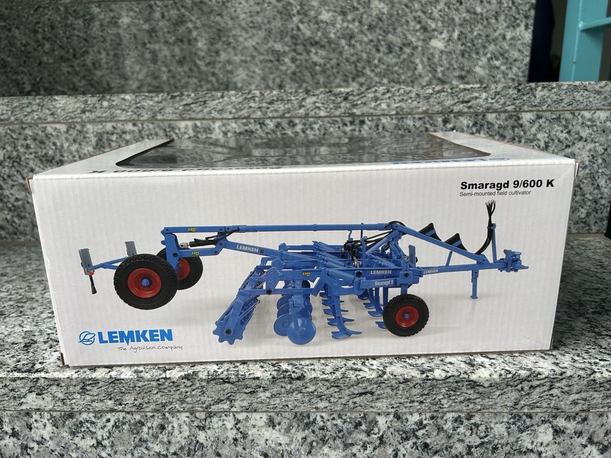 Lemken Kit di modellismo & Modellini statici: Lemken Smaragd 9/600 K , 1:32 , Universal Hobbys – Nuovo e nell'imballaggio originale da Horw venduto da Tigercat635 2