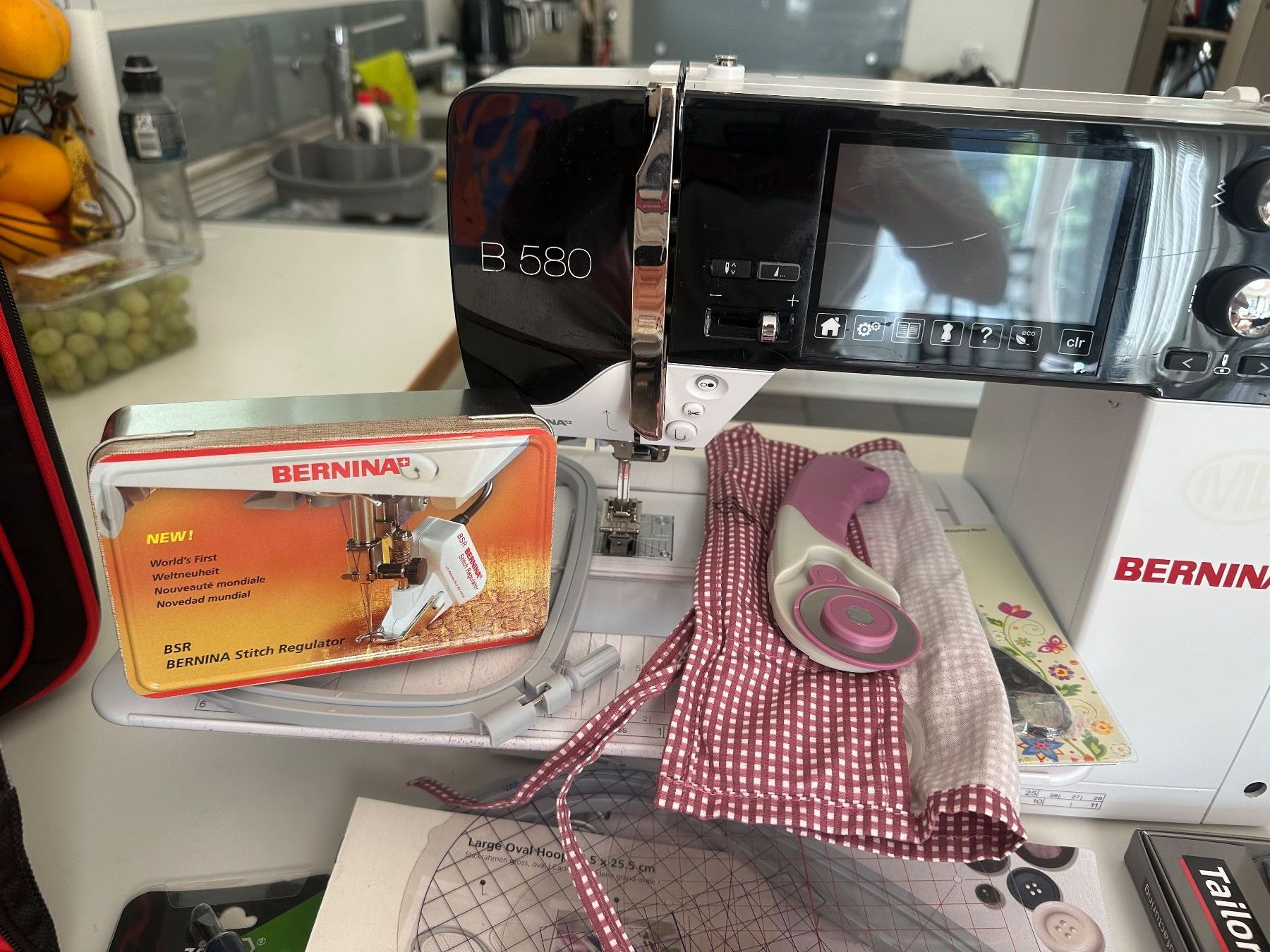 Bernina Nähmaschinen: BERNINA 580 MIT STICK MODUL – Gebraucht aus Bottighofen von M.O.L 2