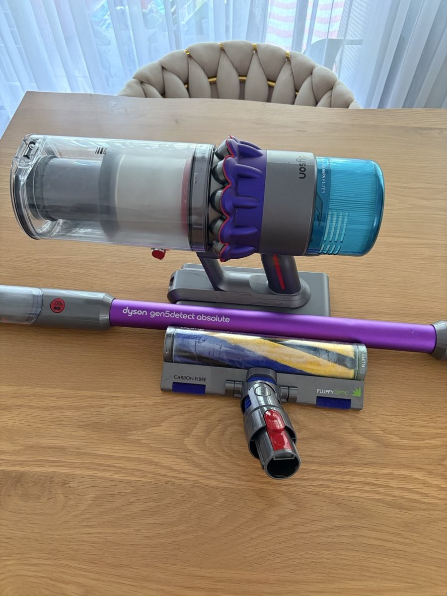 Dyson Aspirateurs & Accessoires: Dyson Gen5detect Absolute  – Défectueux à S. Antonino par LIKA91