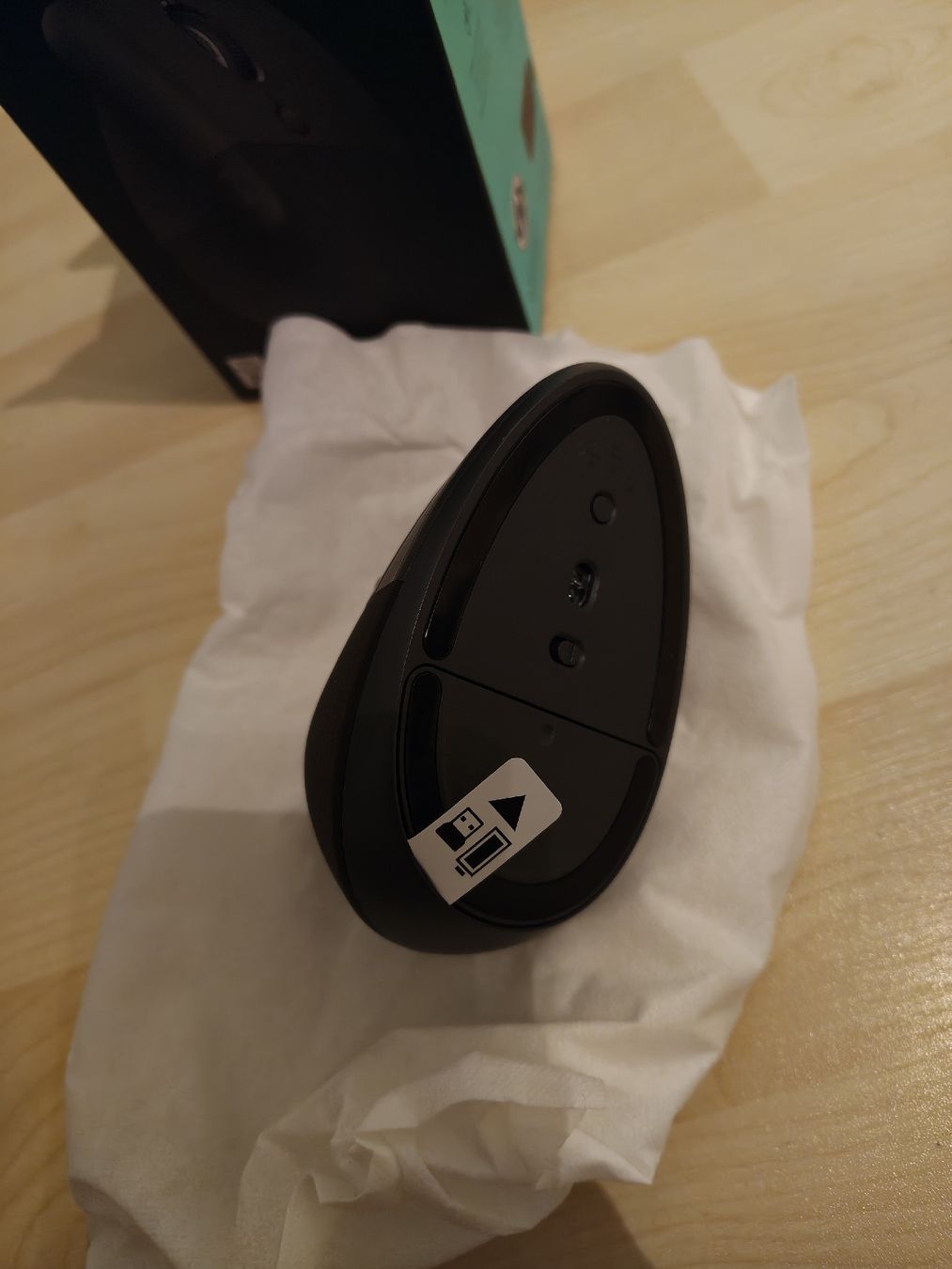 Logitech Souris: Logitech Lift Ergonomic Maus graphite neu – Neuf (Voir description) à Diessenhofen par PapierFlyer 2