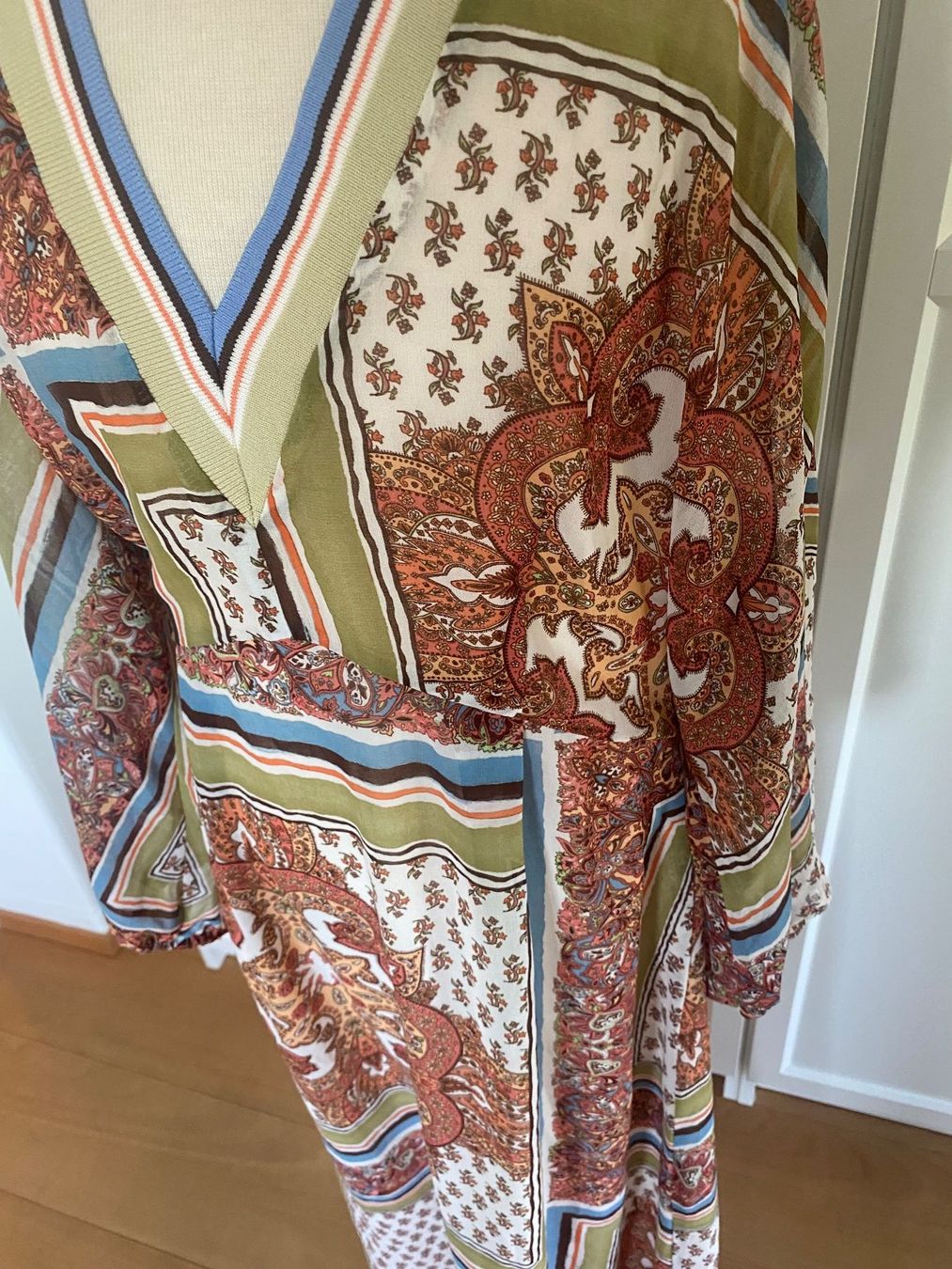 Mango Kleider: Midikleid Mango – Gebraucht aus Luzern von lou4444 1