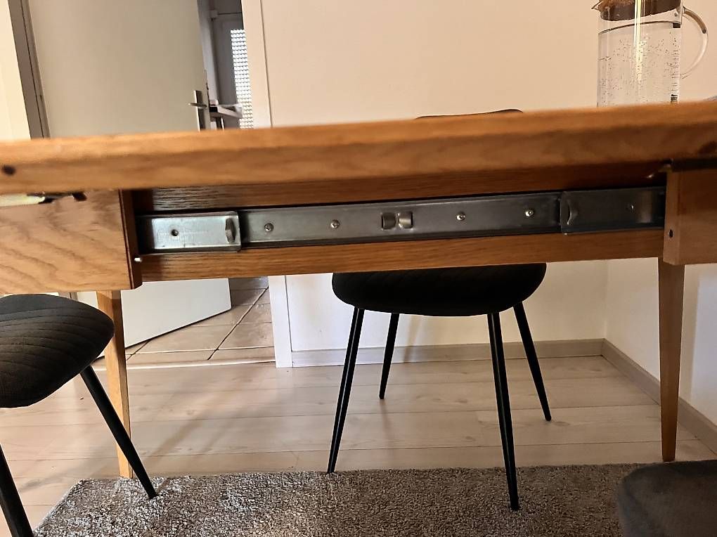 Tables: Dining Table – D'occasion à Le Grand-Saconnex par lol_zs8k 1