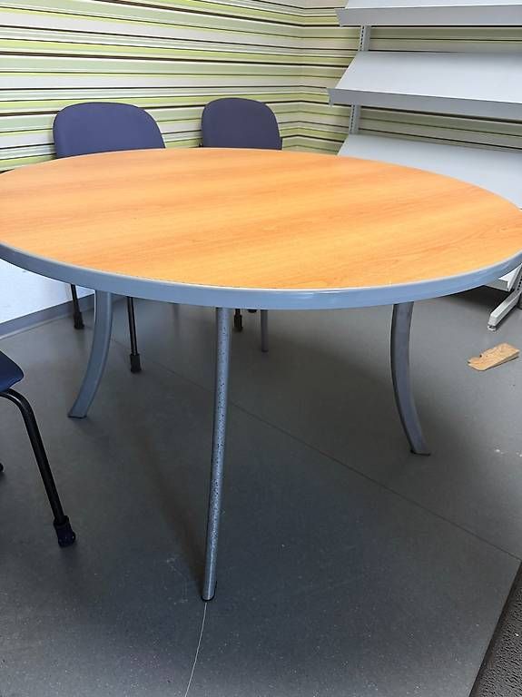 Tavoli: Runder Tisch ohne Stühle zu verschenken – Usato da Sursee venduto da man_t6lz