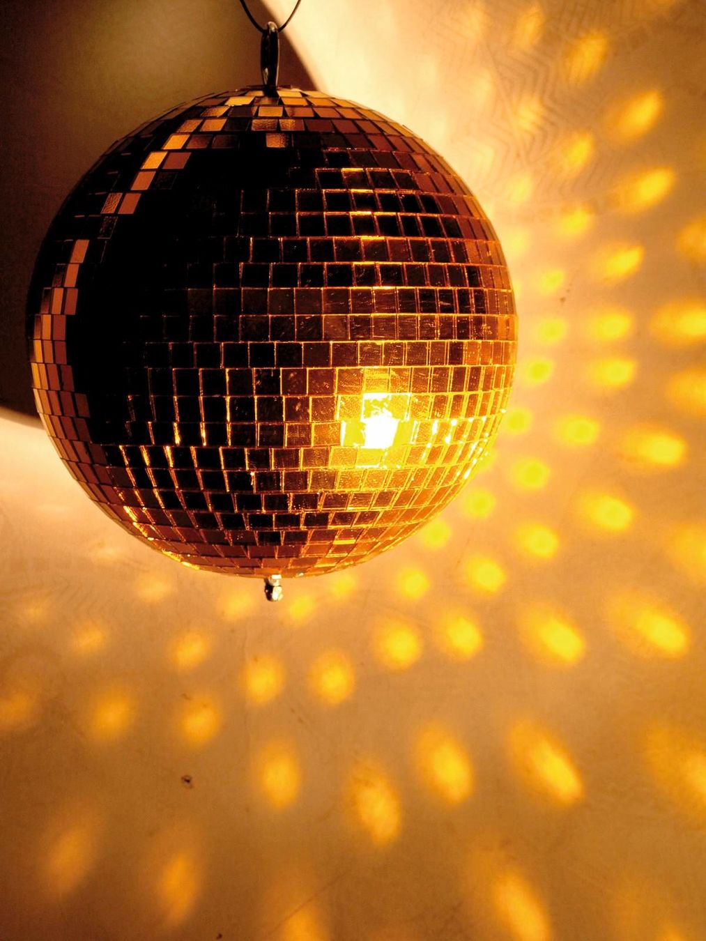 Illuminazione & Effetti luce: Spiegelkugel 20cm gold – Nuovo e nell'imballaggio originale da Däniken SO venduto da Profog1 1