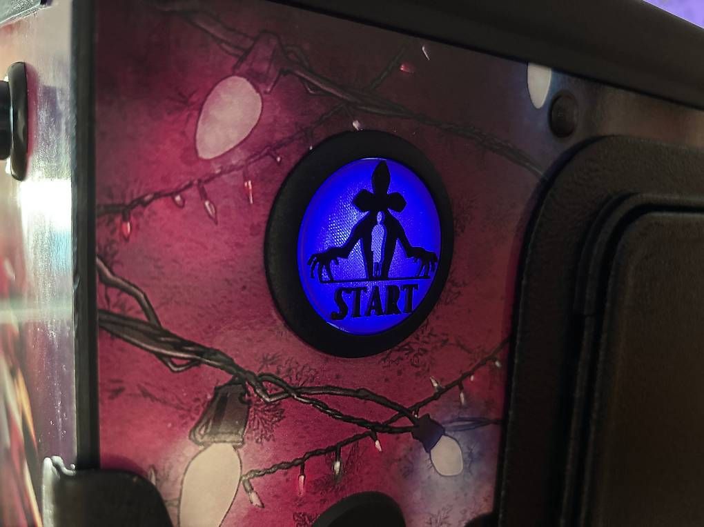 Stern Pinball Flipper: Mod Flipper Stern Stranger Things Start Button – Nuovo e nell'imballaggio originale da Montreux venduto da Space_koaster
