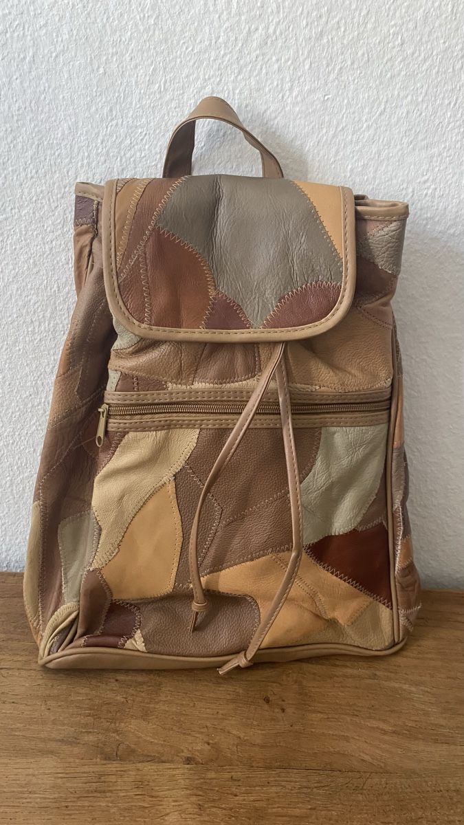 Zaini: Vintage Leder Rucksack, Patchwork Optik – Usato da Zürich venduto da hulahup