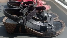 Nuovissimi sandali in pelle Nera marca Teva originali n. 38