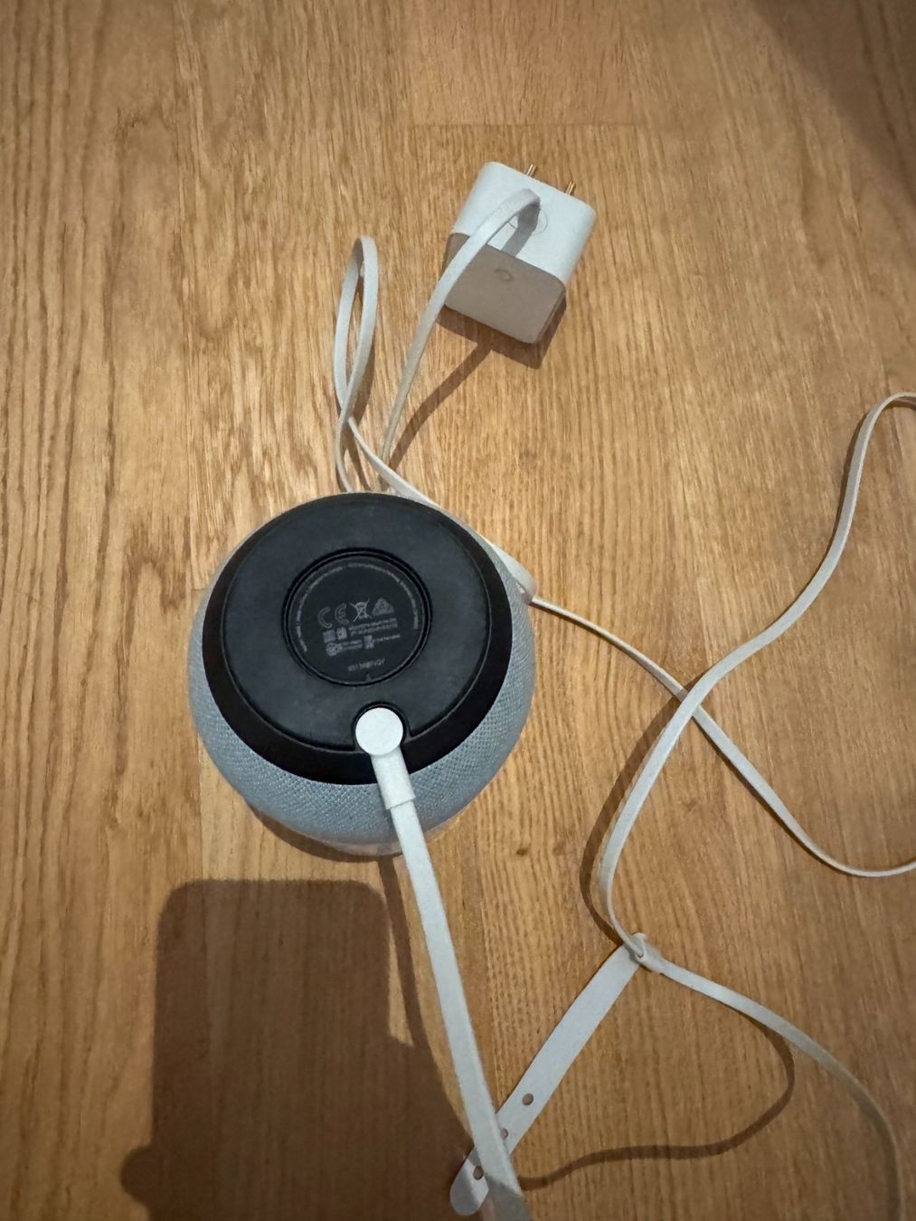 Google Lautsprecher: Google Nest Audio Smart Speaker, hellgrau, inkl. Netzteil – Gebraucht aus Horgen von Ri-Horgen 1