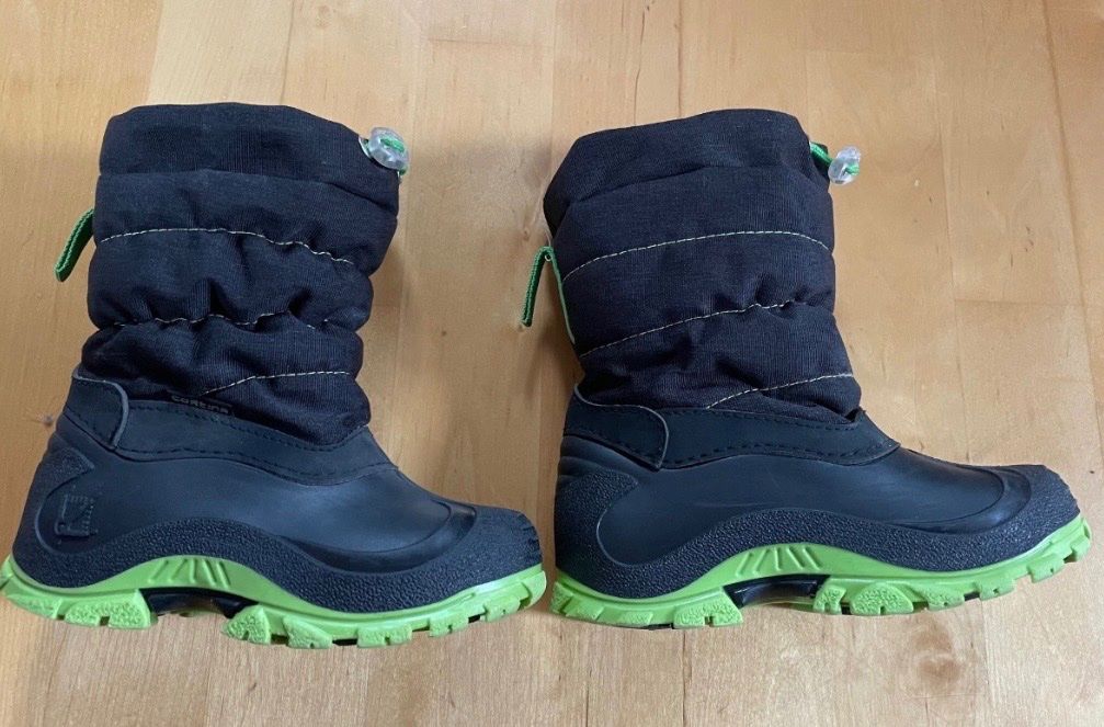 Scarpe per ragazzi: Schneestiefel, Winterstiefel Gr 27 – Usato da Hüntwangen venduto da fra_7nd2 2