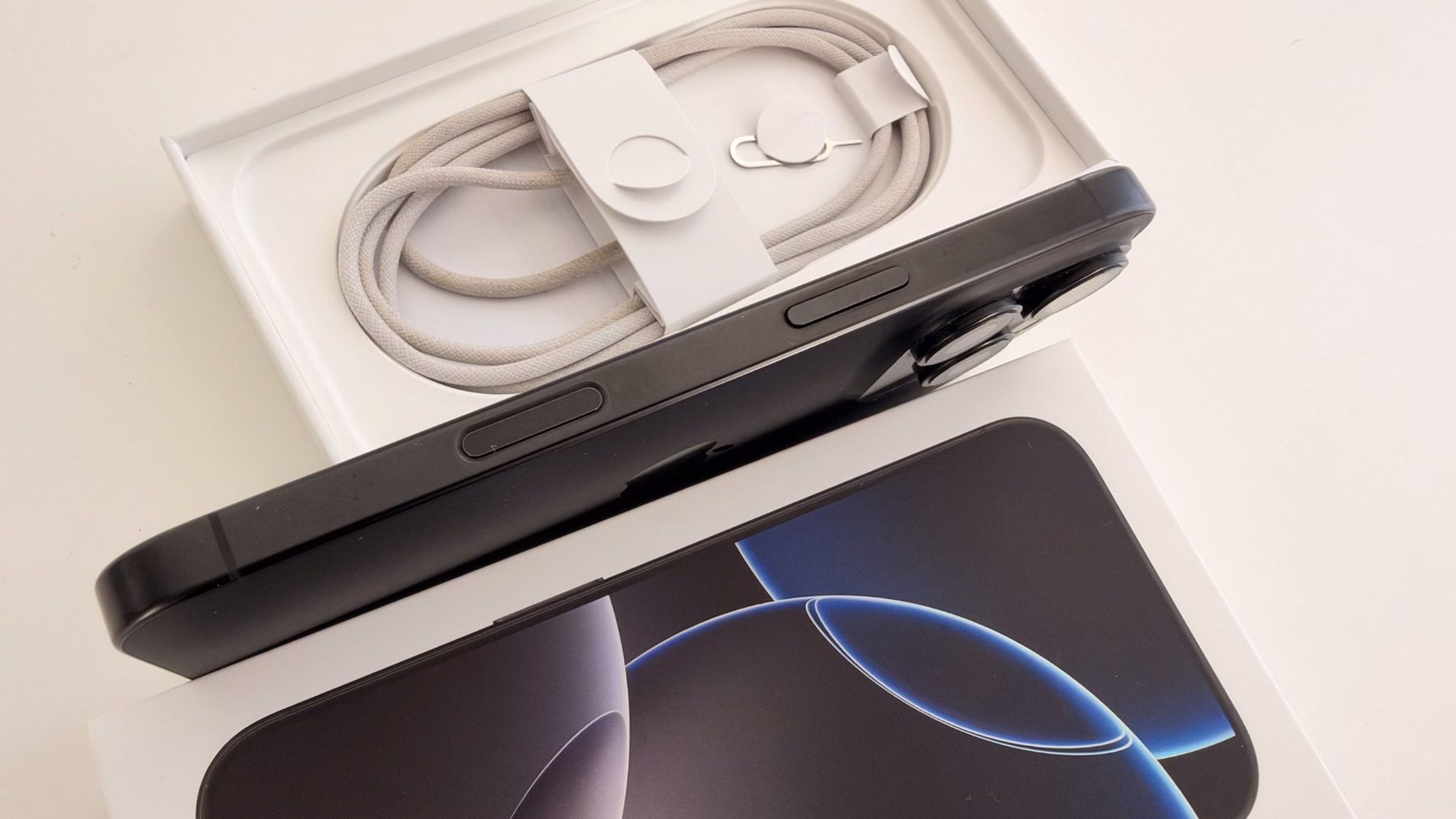 Apple Telefoni cellulari / Smartphones: iPhone 16 Pro, Black Titanium, 256GB – Usato da Zürich venduto da skywa7ker 5