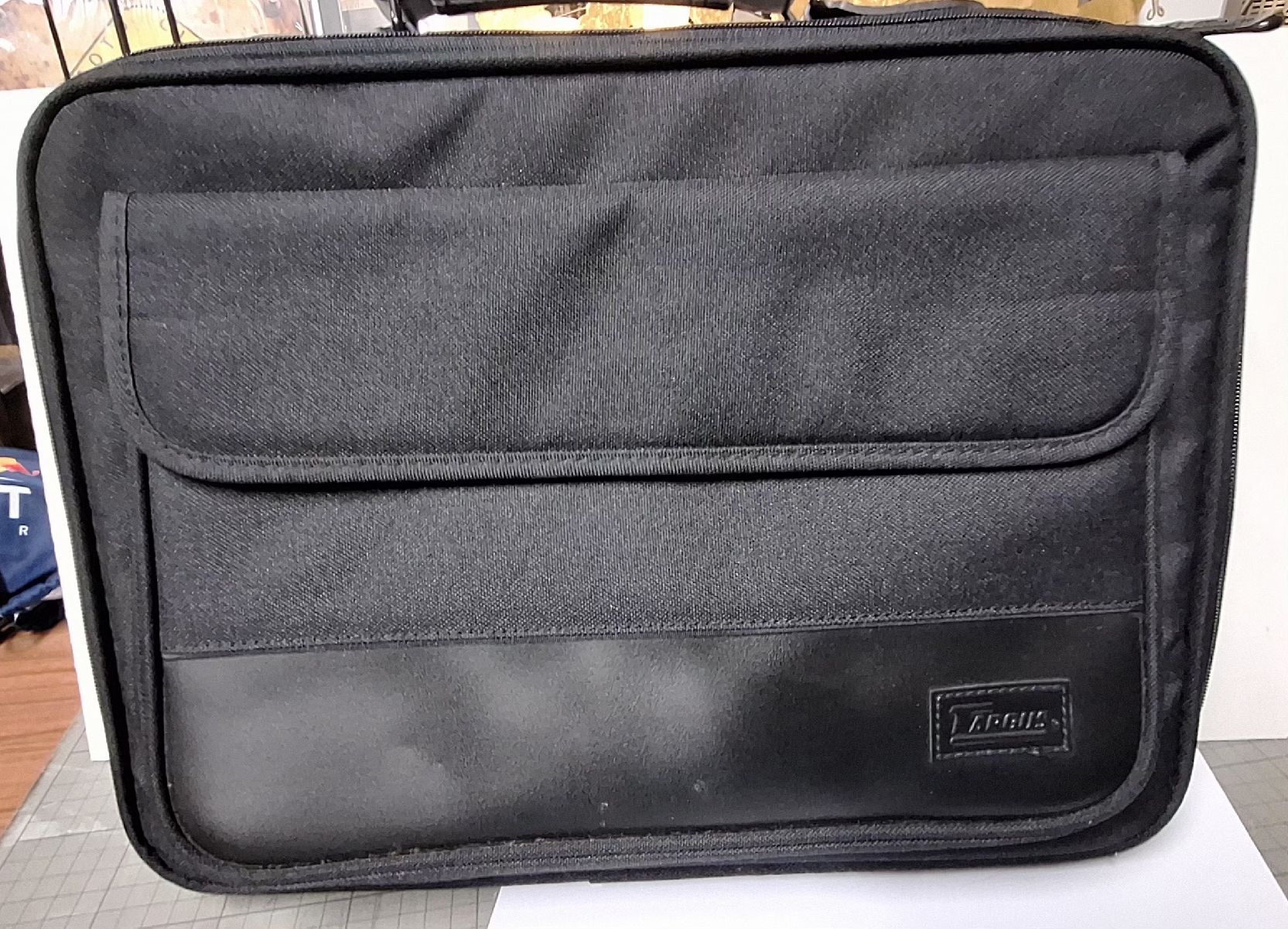 Targus Sacs: 2 Stk.Targus Laptoptasche schwarz – Neuf (Voir description) à Brugg AG par bacbac5757 5