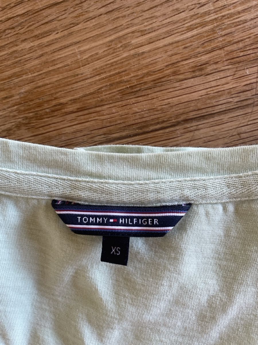 Tommy Hilfiger T-shirt: T-Shirt Tommy Hilfiger – Usato da Freidorf TG venduto da ibipatria 1