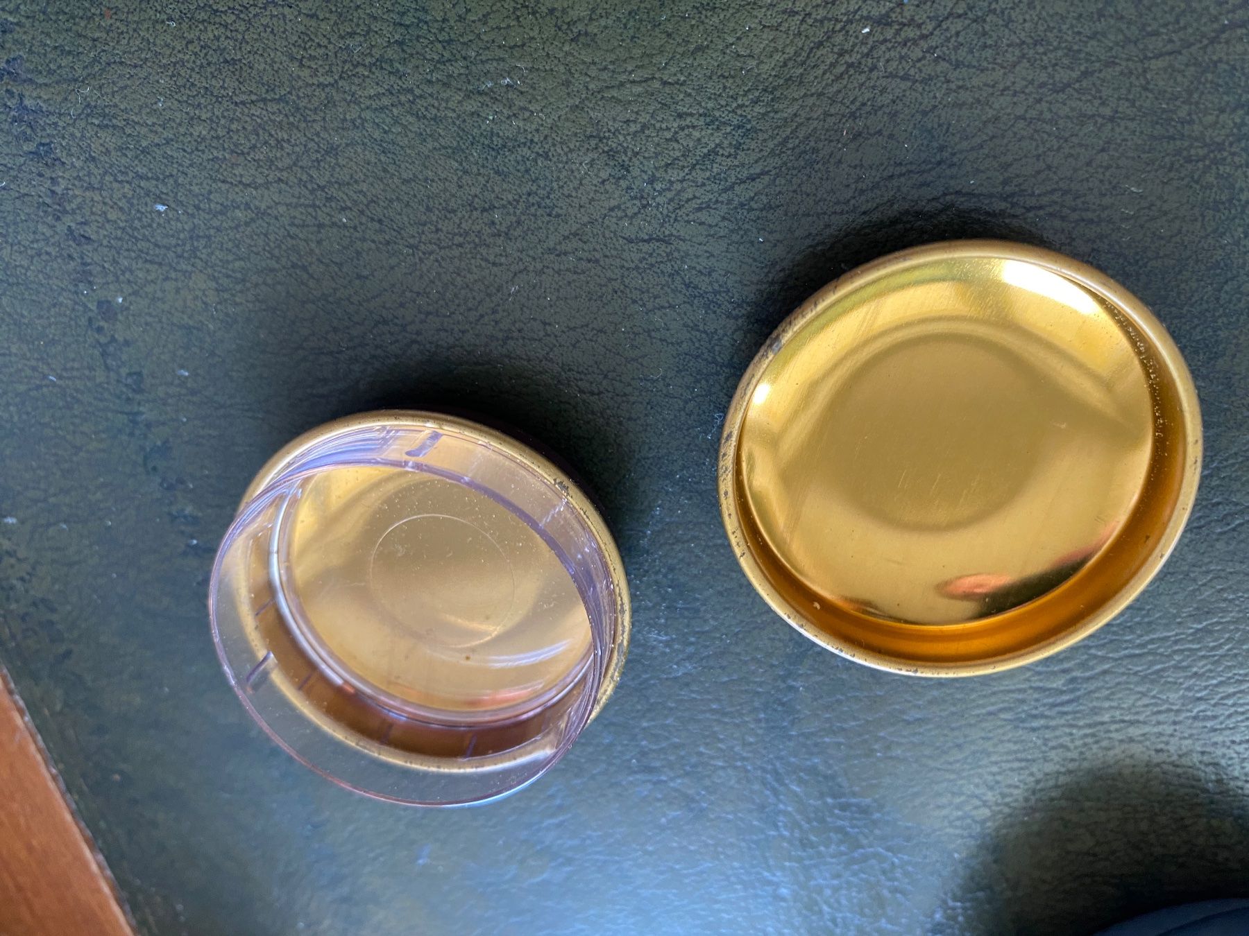 Behälter & Ähnliches: vintage Pillendose Mevil Tabletten Dose 42 mm – Gebraucht aus THERWIL von Fcbbasel 2