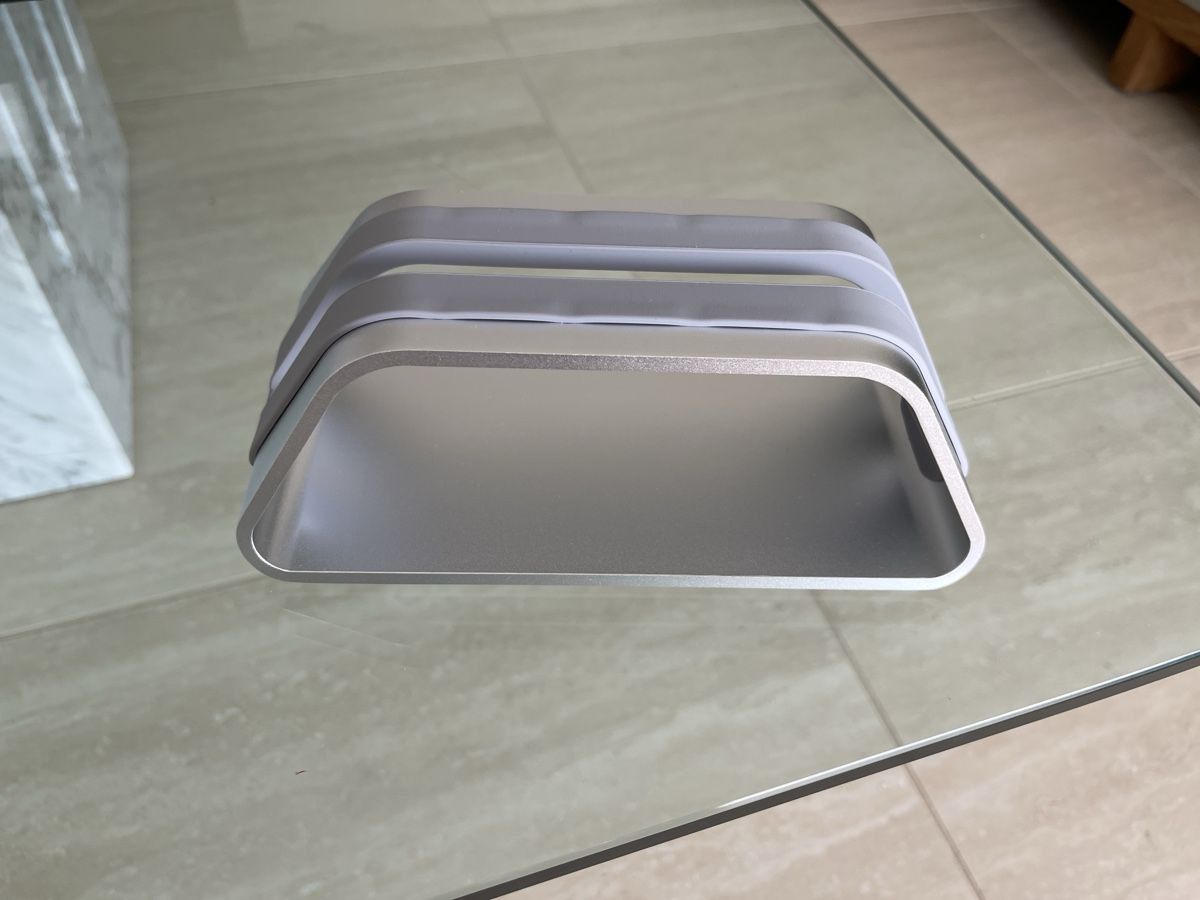 Racks & Cavalletti: Vertical Laptop Stand (New) – Nuovo (secondo la descrizione) da Uitikon Waldegg venduto da CosimoVio