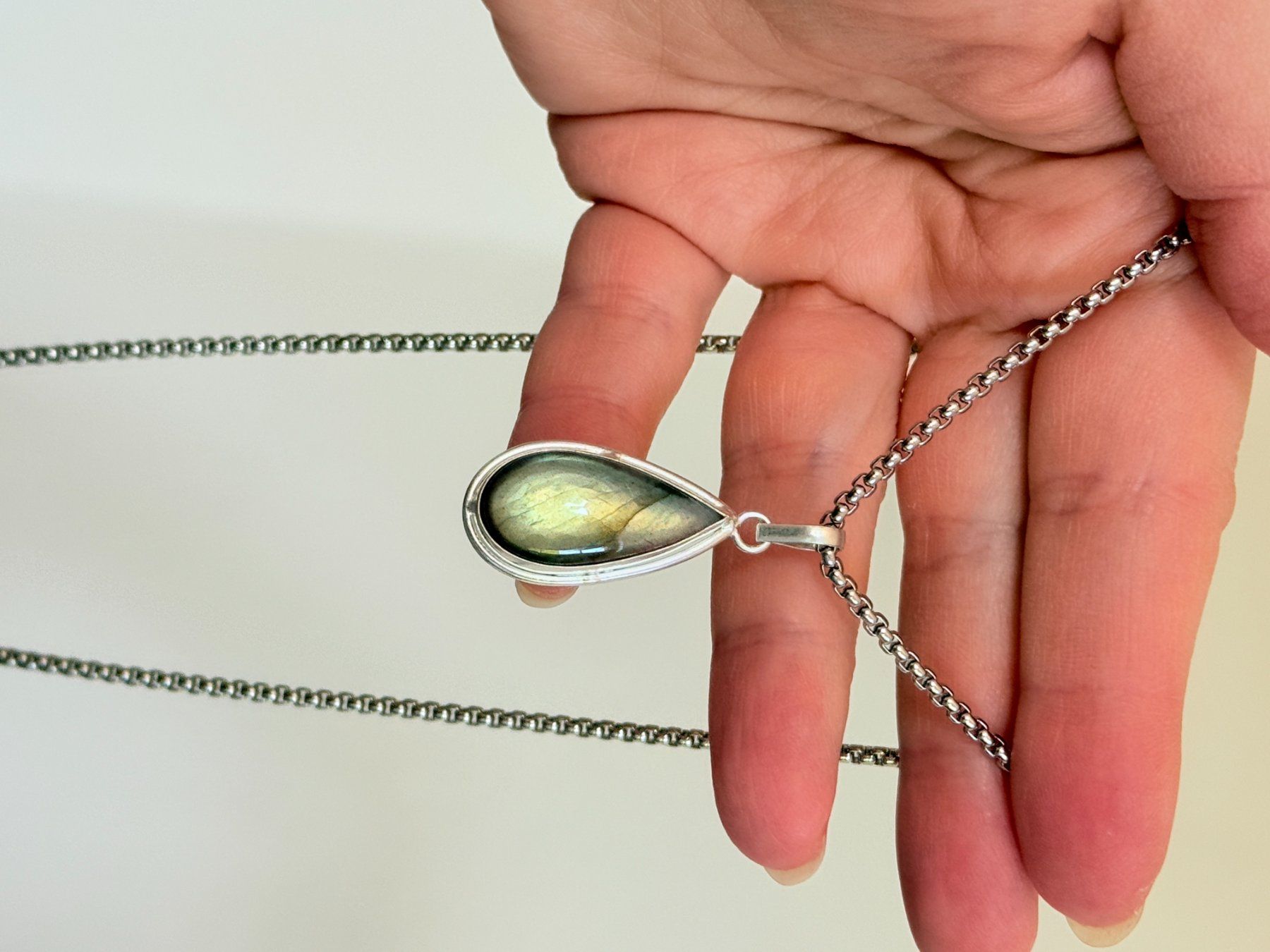 Catenine: Collier labradorite, élégant et tendance ✨ – Nuovo e nell'imballaggio originale da Genève venduto da AWWA 3