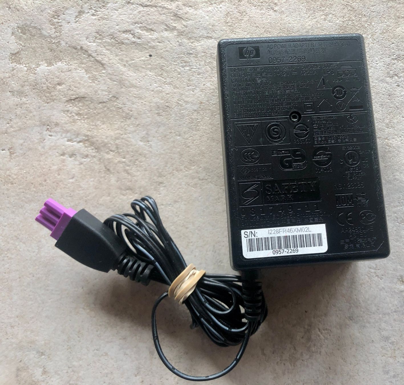 Hewlett Packard Caricabatterie: HP Netzteil, 32v 825mA, 0957-2269, Orginal – Usato da Saas-Grund venduto da GarageSaleToday