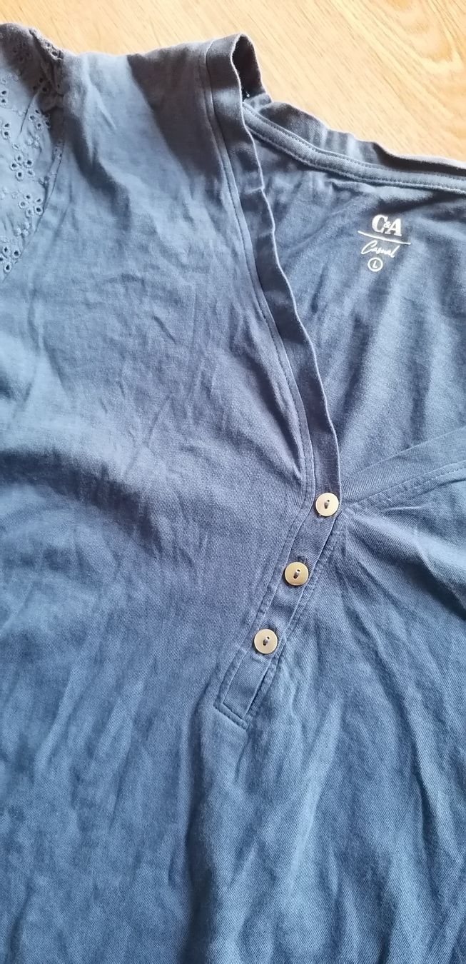 T-shirt: T-shirt,haut, pull manches courtes,pull, blouse, top – Usato da Montcherand venduto da petiteoune75 2