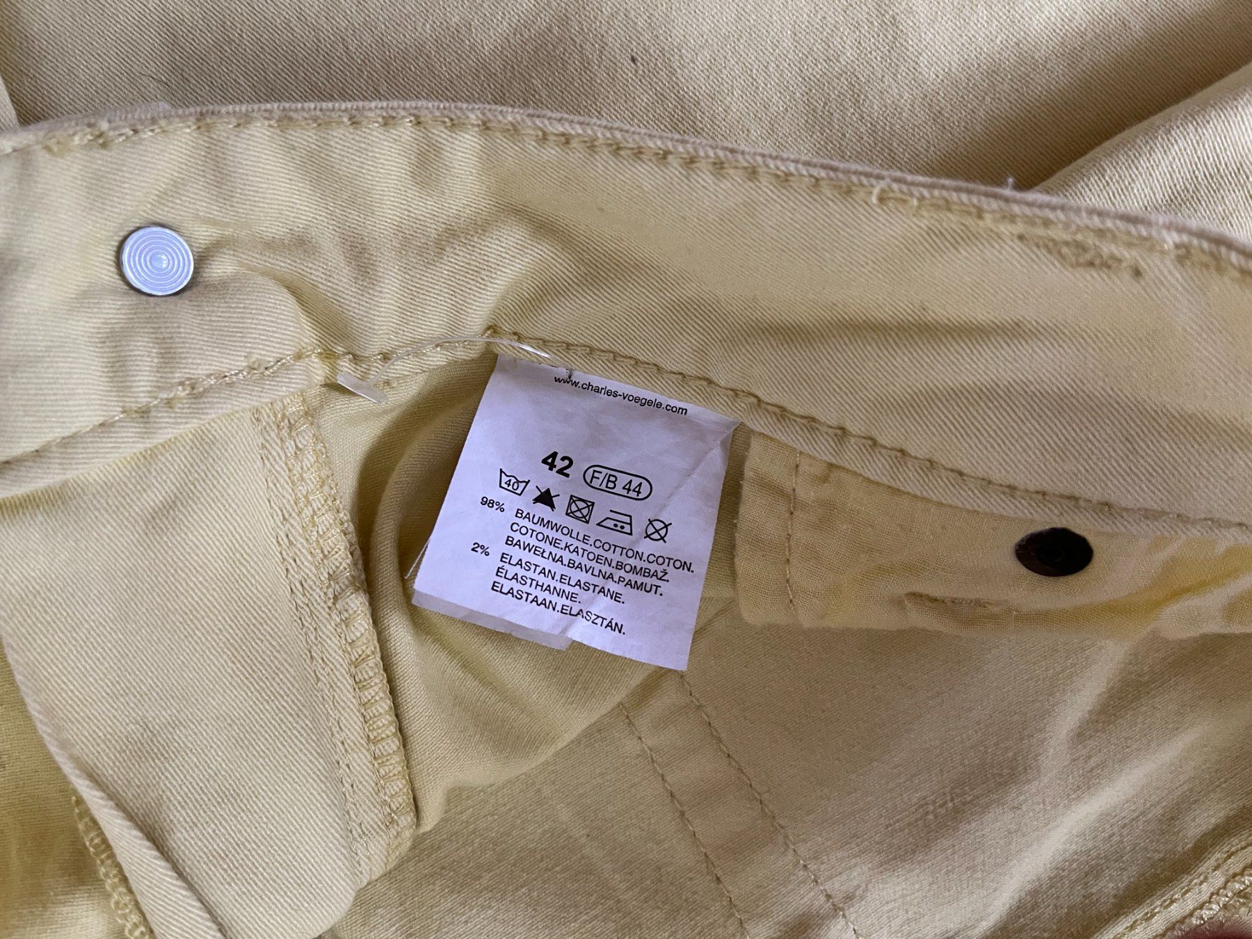 Pantaloni: Gelbe 3/4 Hose Gr 42 – Usato da Kleindöttingen venduto da nev_tn7c 1