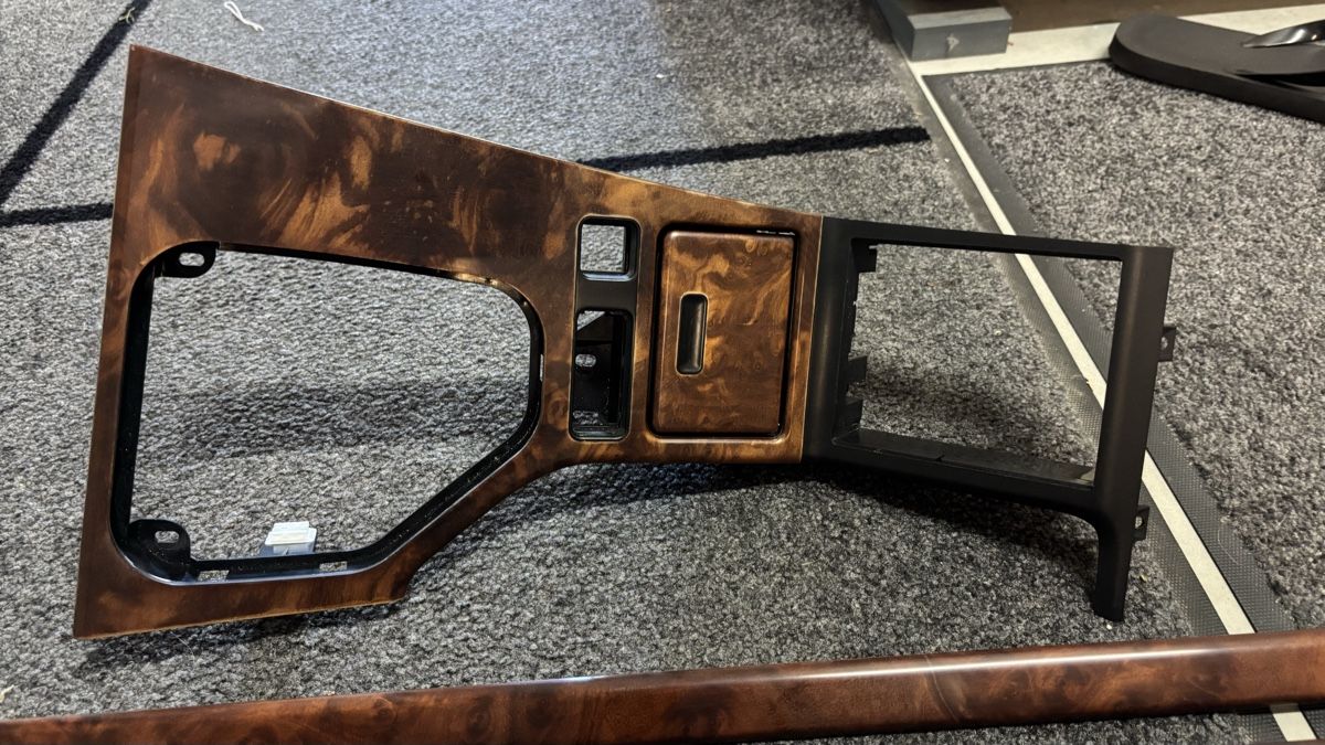 Articoli in legno: BMW E39 Interieurleisten Nussbaum, komplett – Usato da Balgach venduto da pludwiger 1