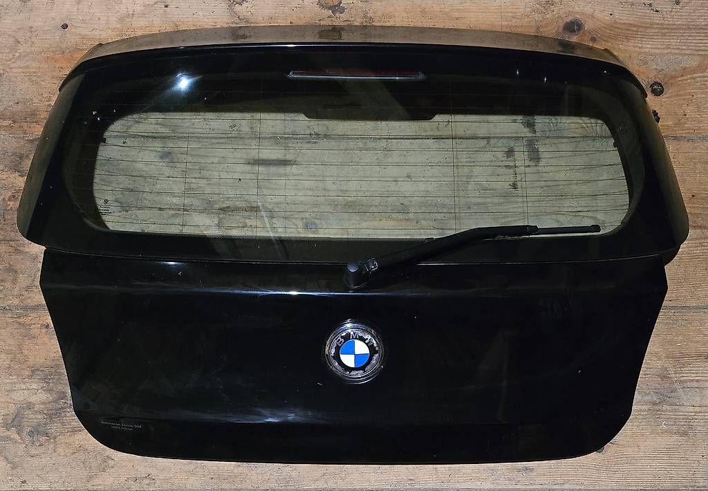 Tutti pezzi di ricambio auto: BMW E87 Heckklappe Bj. 2006 schwarz – Usato da Schönholzerswilen venduto da Sanja0809