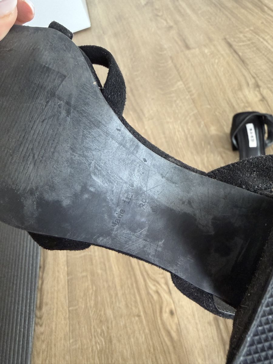 Na-kd Chaussures femmes: Sandalen NA-KD schwarz Grösse 39 – D'occasion à Zihlschlacht par momerlino 3